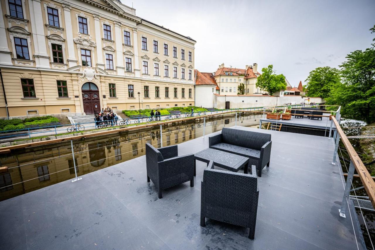 Rezidence Malse - Unikatni Apartmany Na Vode Ceske Budejovice Eksteriør bilde